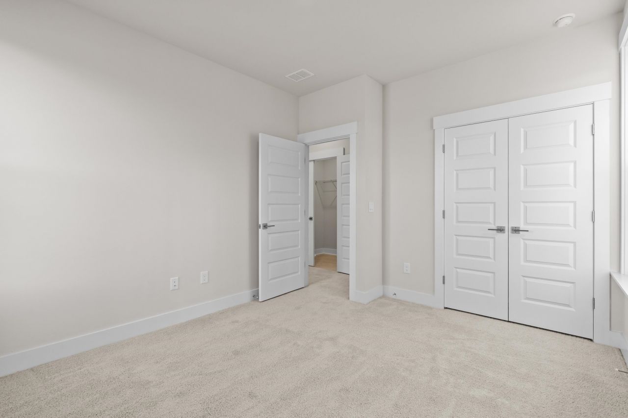 319 Crossing Ct. Photo 27