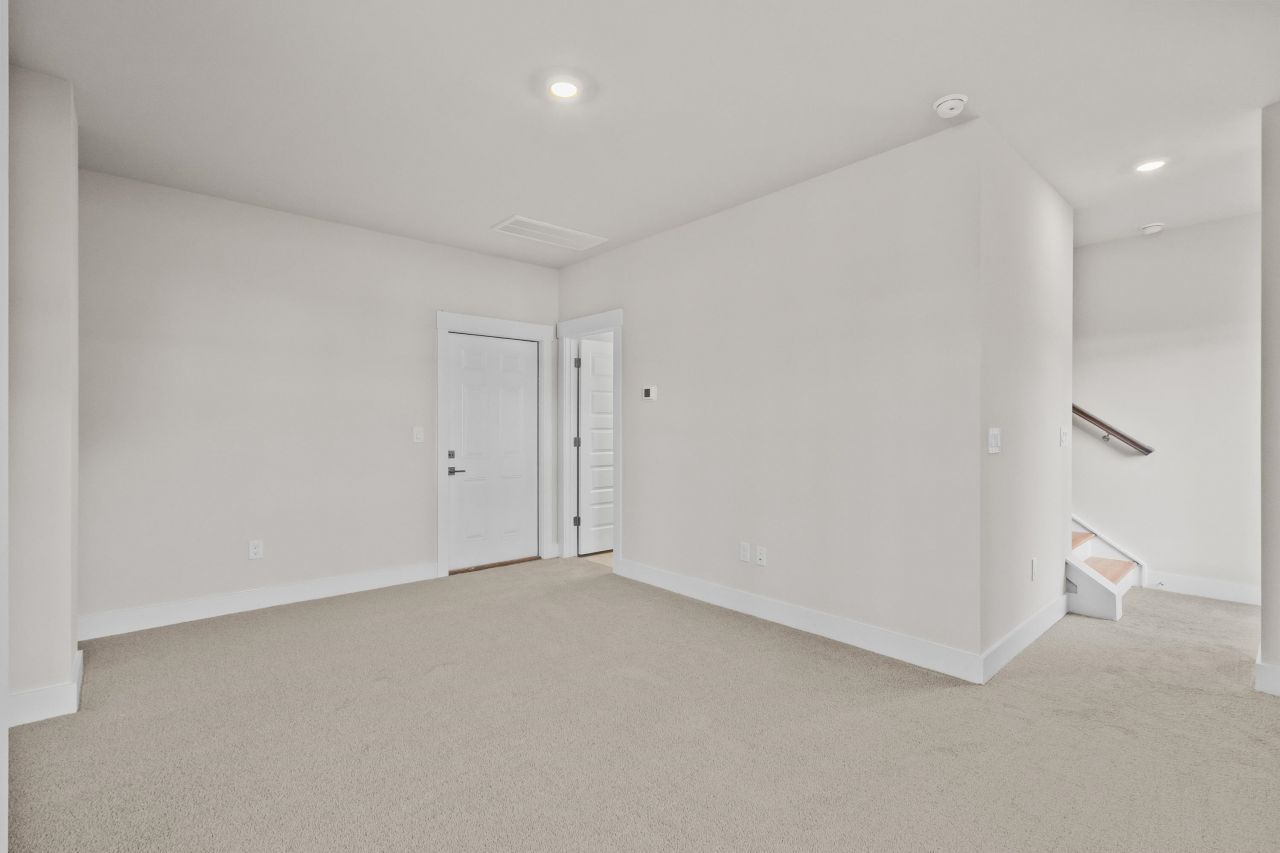 319 Crossing Ct. Photo 31