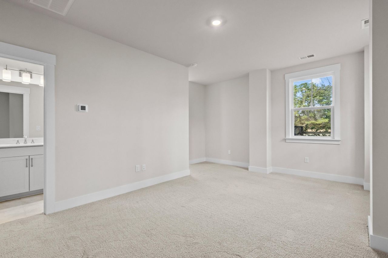 319 Crossing Ct. Photo 32