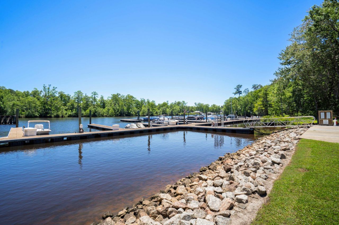 319 Crossing Ct. Photo 38