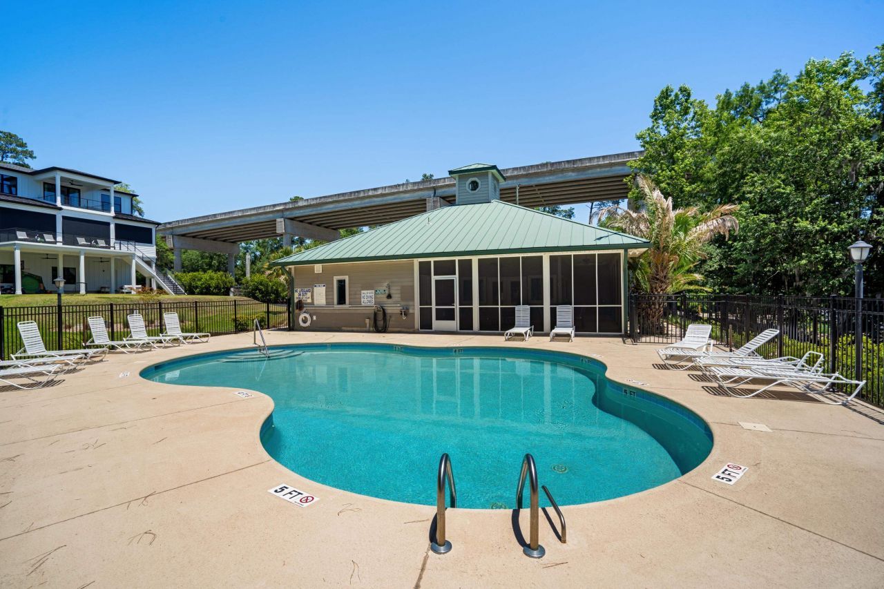 319 Crossing Ct. Photo 40