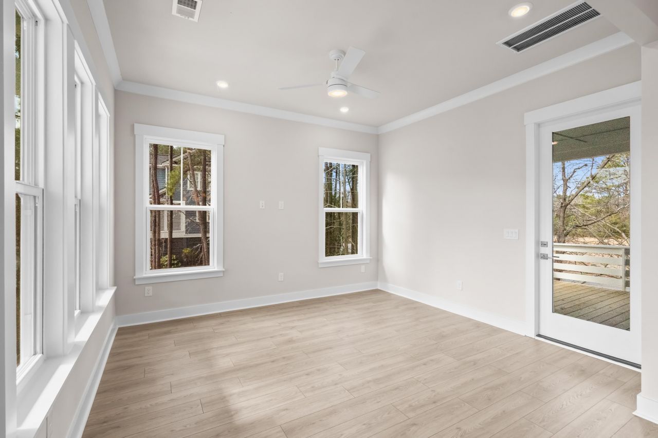 319 Crossing Ct. Photo 6