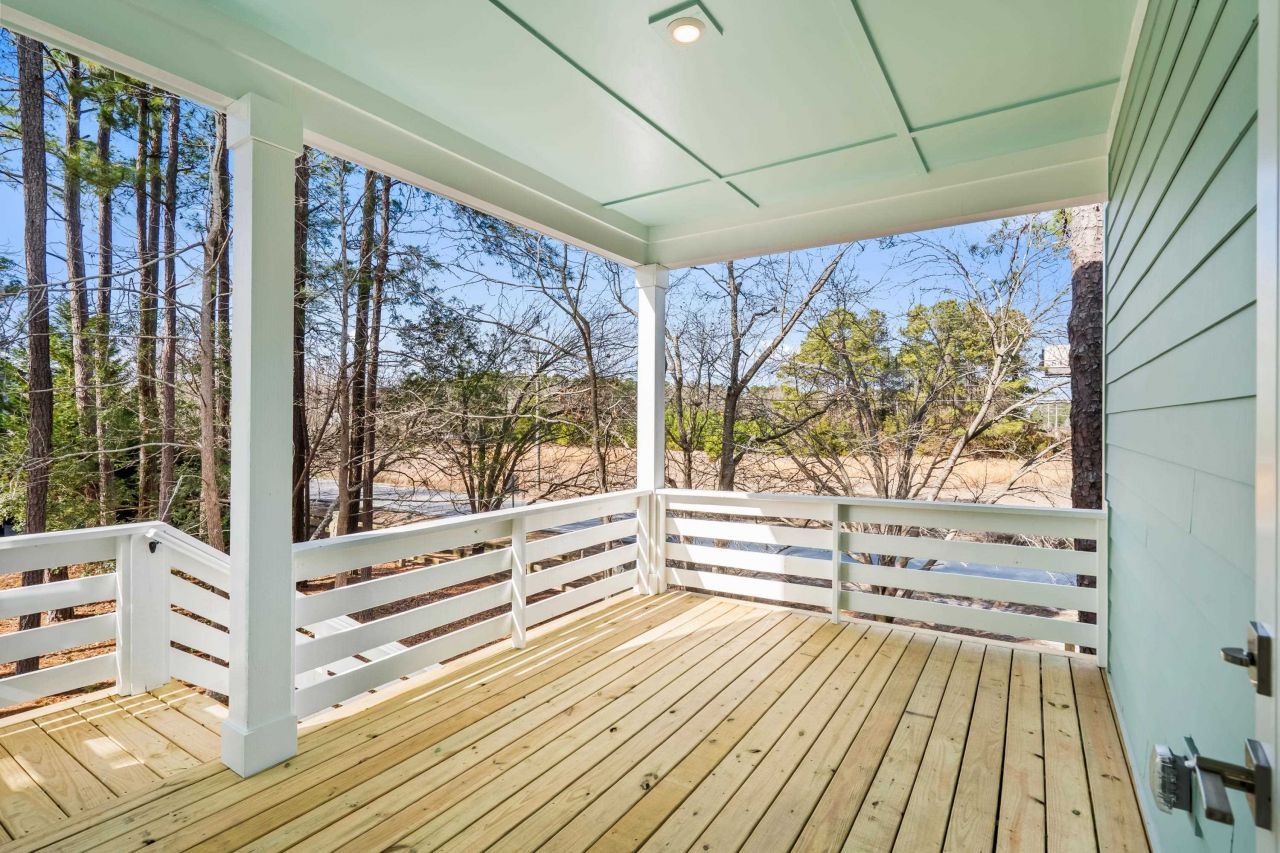 319 Crossing Ct. Photo 9