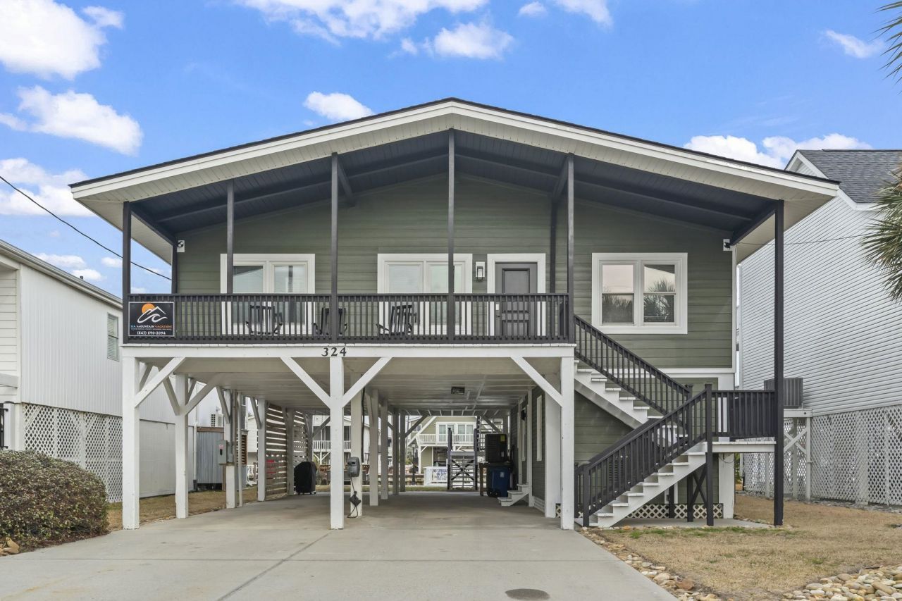 324 54th Ave. N Photo 1