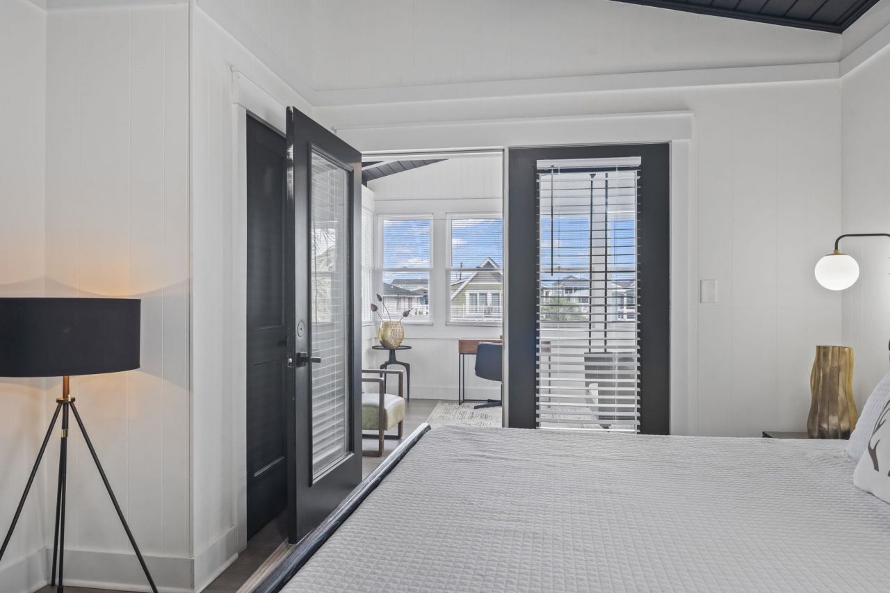 324 54th Ave. N Photo 18