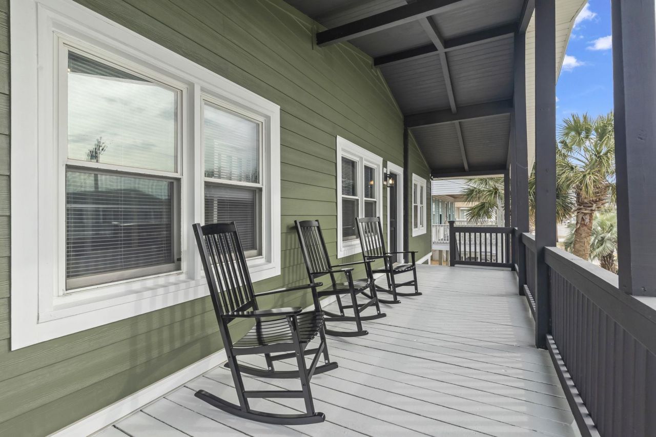 324 54th Ave. N Photo 3