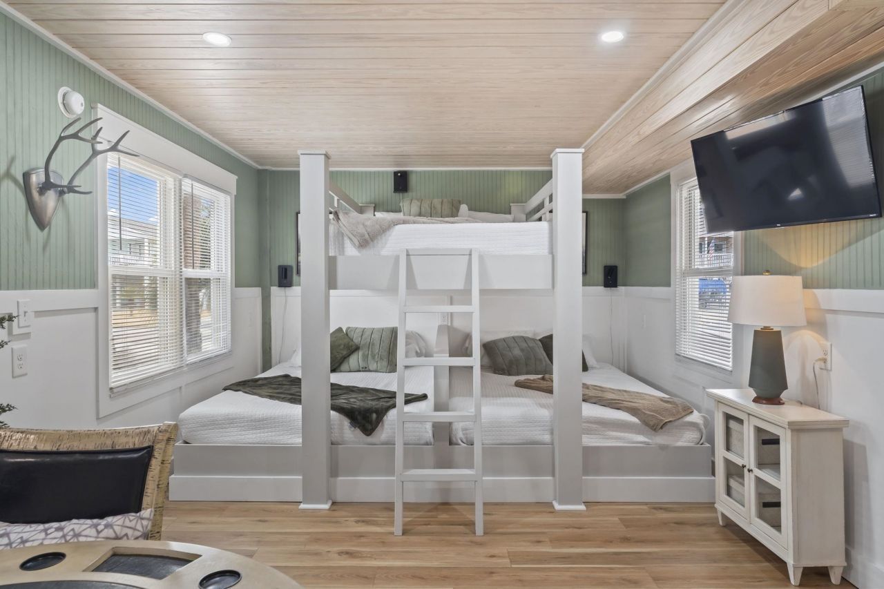 324 54th Ave. N Photo 37