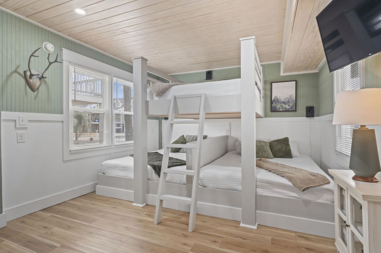 324 54th Ave. N Photo 38