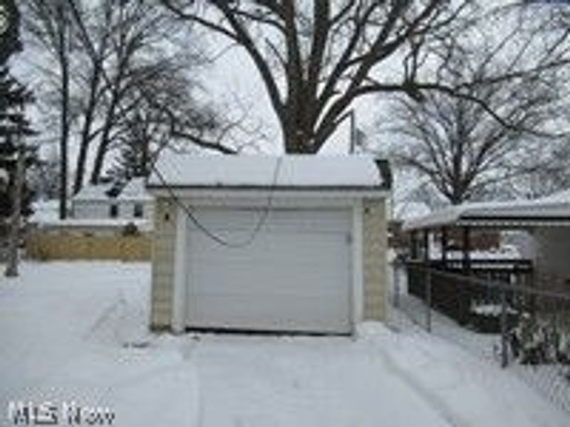 249 Roosevelt Avenue, Elyria, OH 44035 Photo 3