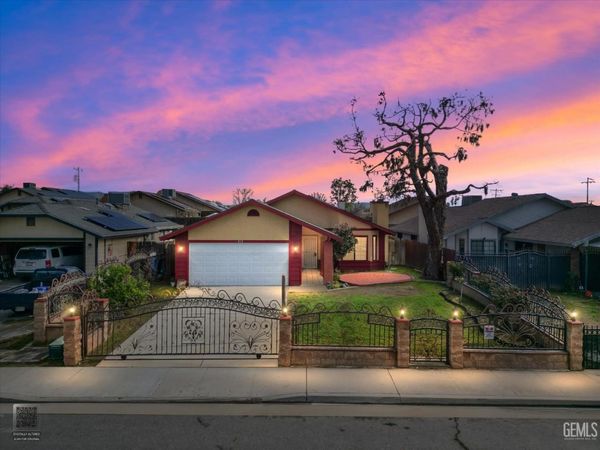 813 Orangewood Street, Bakersfield, CA 93306