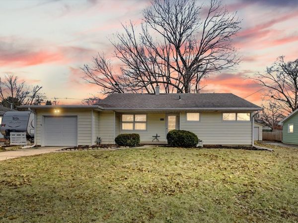 1104 Cambridge Drive, Champaign, IL 61821