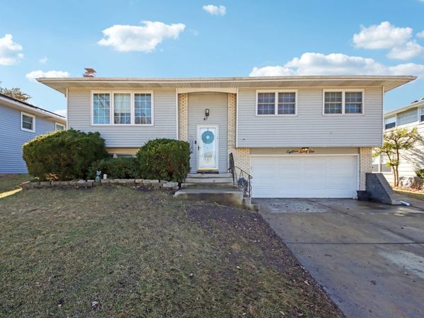 1861 HOLLYWOOD Avenue, Hanover Park, IL 60133