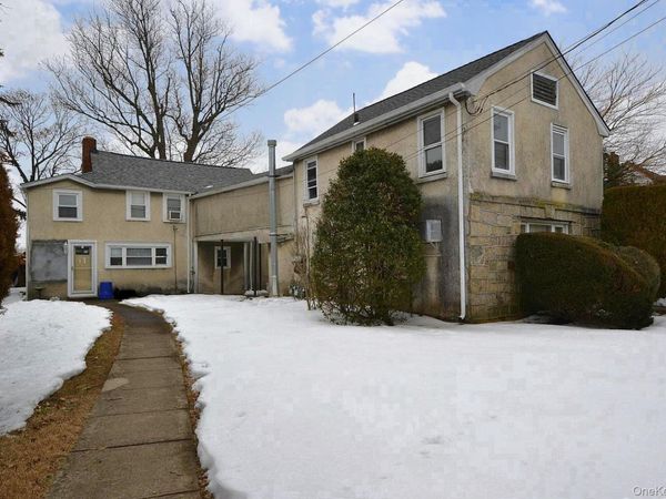 463 S Bayview Avenue, Freeport, NY 11520