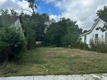 2105 Morris Avenue, Lincoln Park, MI 48146