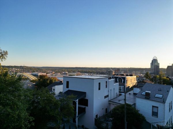 949 Pavilion Street, Cincinnati, OH 45238