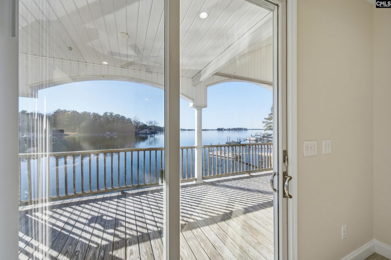 547 Harbor Heights Drive Photo 13