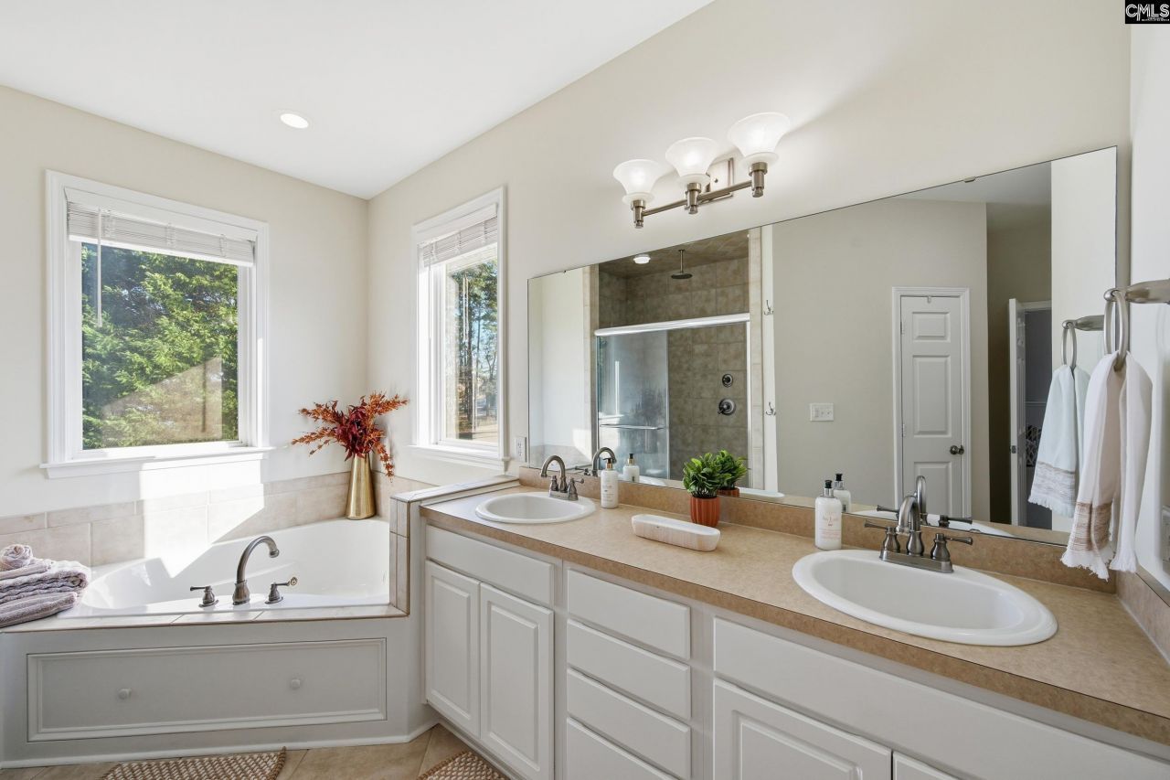 547 Harbor Heights Drive Photo 14