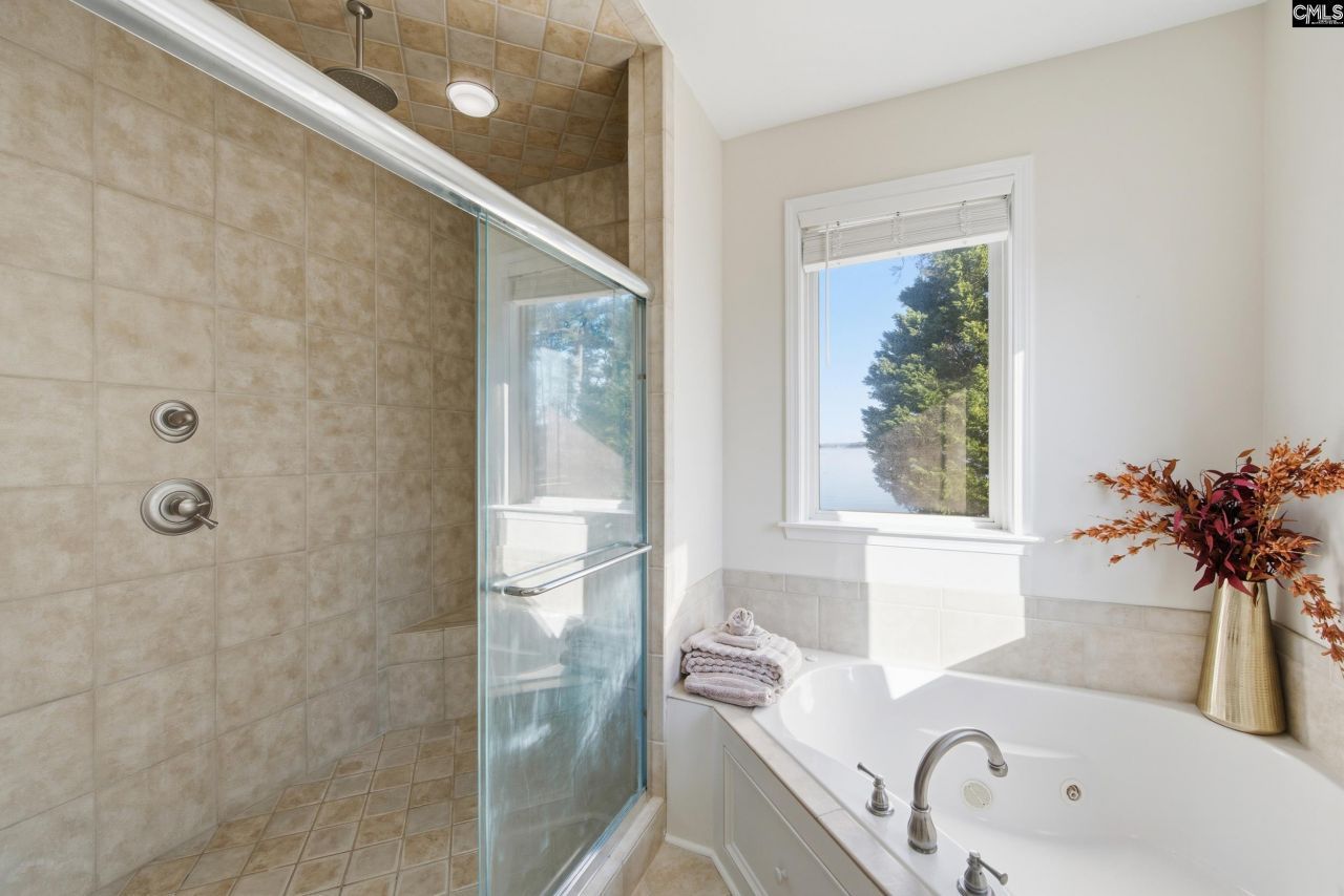 547 Harbor Heights Drive Photo 15