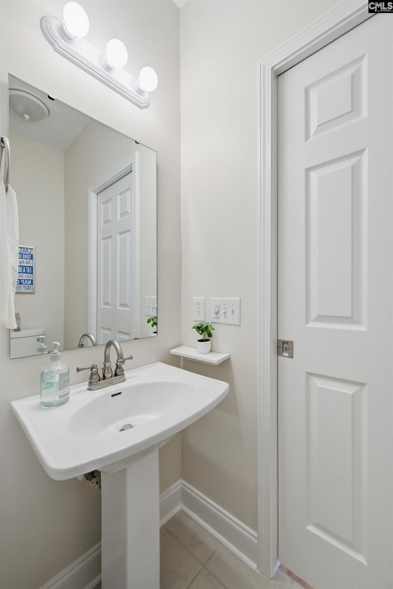 547 Harbor Heights Drive Photo 18