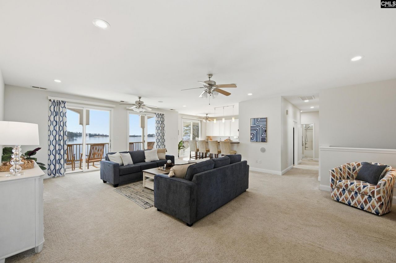 547 Harbor Heights Drive Photo 4