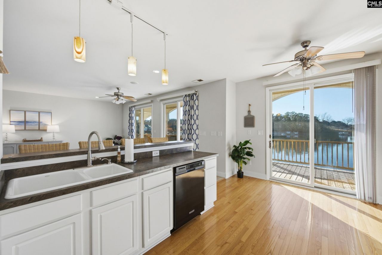 547 Harbor Heights Drive Photo 9