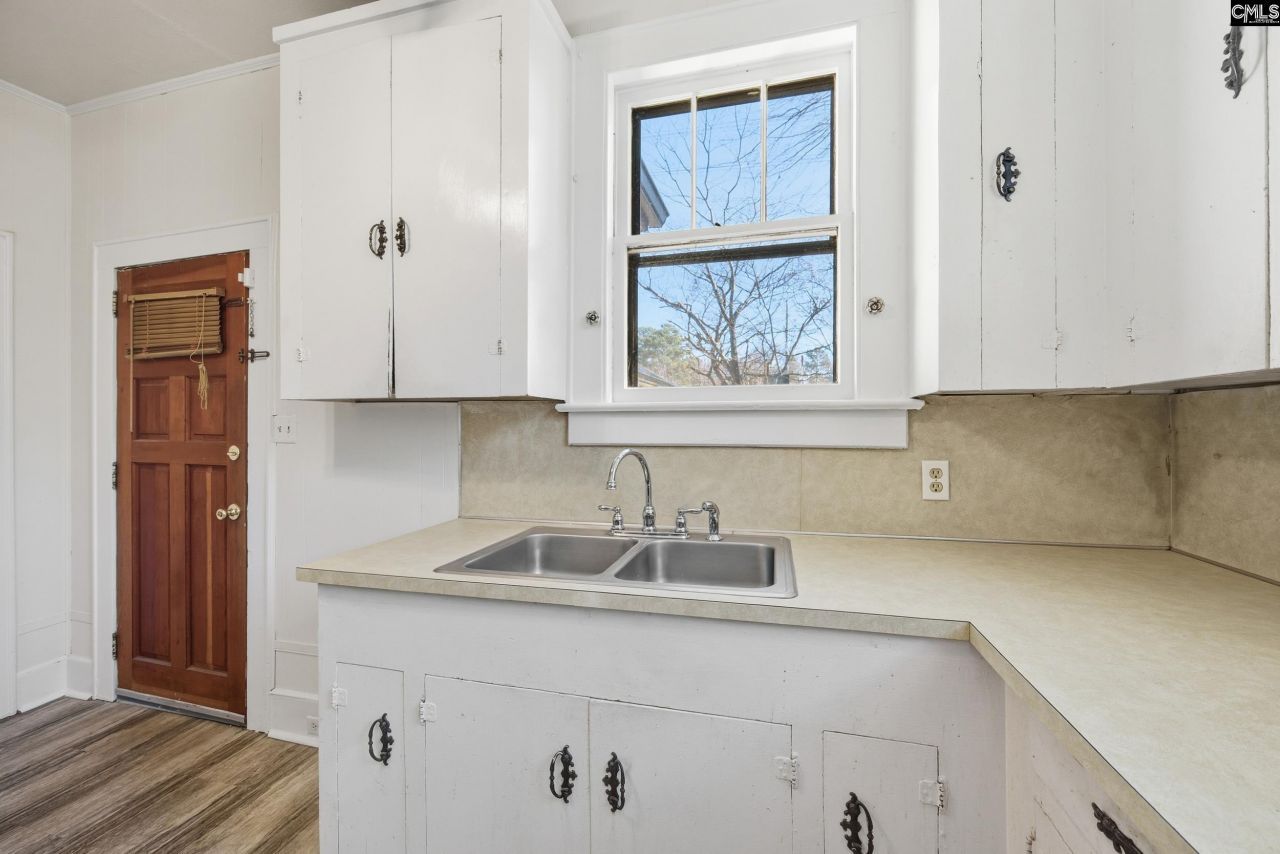 3838 Wellesley Drive  Photo 12