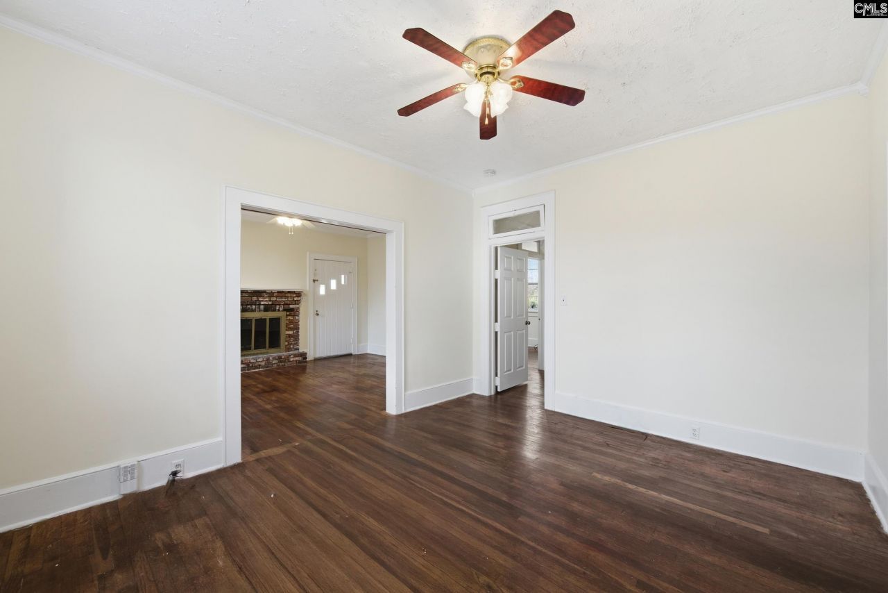 3838 Wellesley Drive  Photo 6