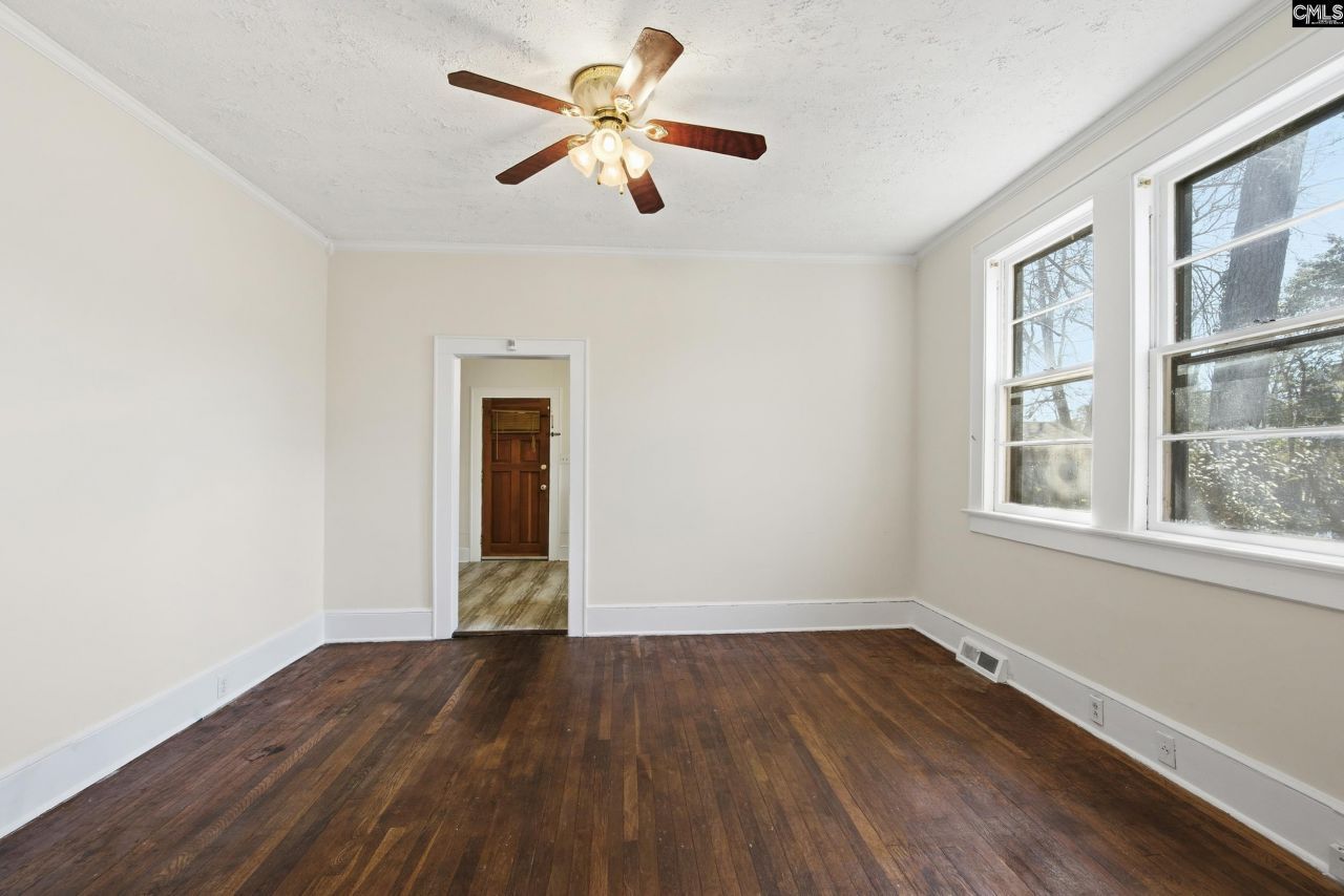 3838 Wellesley Drive  Photo 7