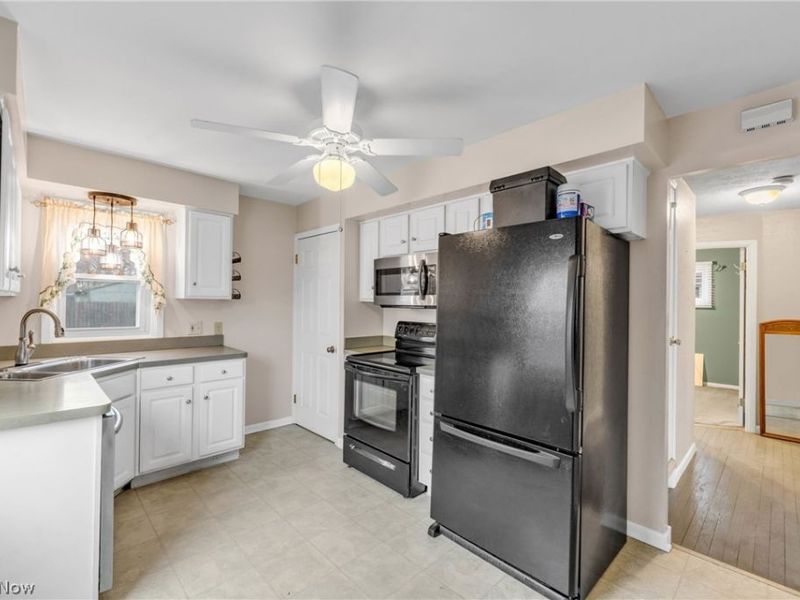 15414 Chatfield Avenue, Cleveland, OH 44111 Photo 9