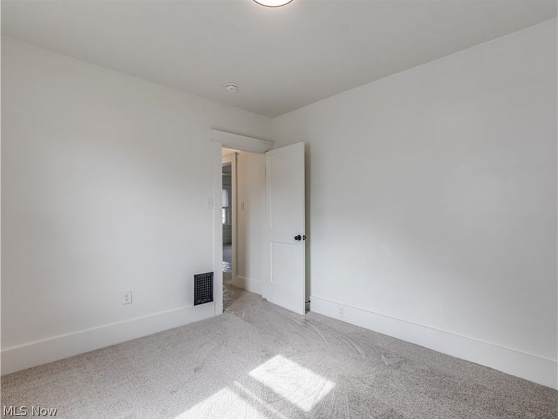 577 Essex Street, Akron, OH 44306 Photo 11