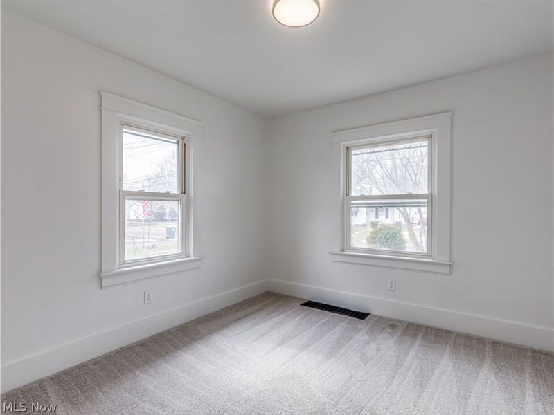 577 Essex Street, Akron, OH 44306 Photo 12