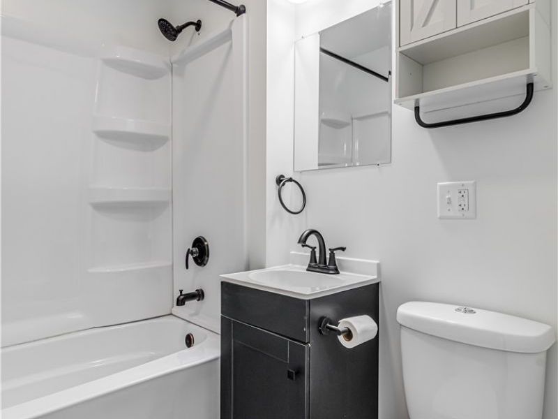 577 Essex Street, Akron, OH 44306 Photo 14