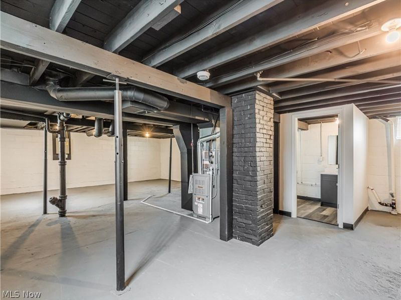 577 Essex Street, Akron, OH 44306 Photo 16