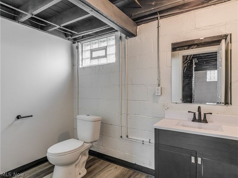 577 Essex Street, Akron, OH 44306 Photo 17