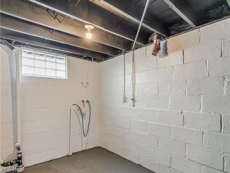 577 Essex Street, Akron, OH 44306 Photo 18