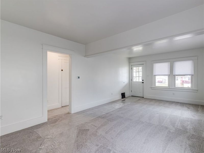 577 Essex Street, Akron, OH 44306 Photo 6