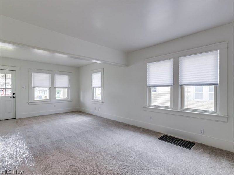 577 Essex Street, Akron, OH 44306 Photo 7