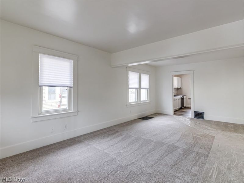 577 Essex Street, Akron, OH 44306 Photo 8