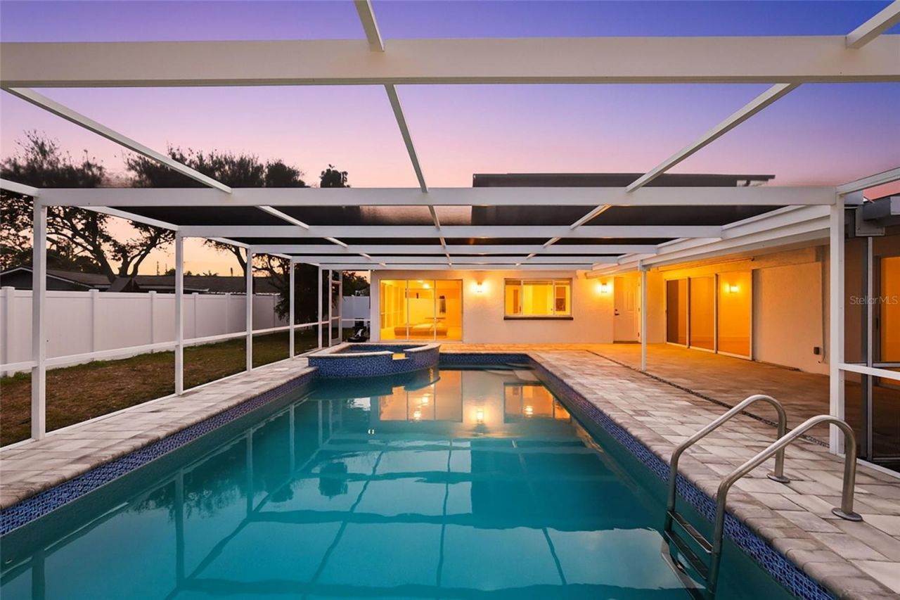 9435 117th Street, Seminole, FL 33772 Photo