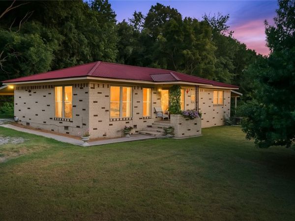 451 W Horn Street , Fayetteville, AR 72701