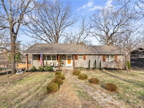 1617 W Shadowridge Drive, Fayetteville, AR 72701