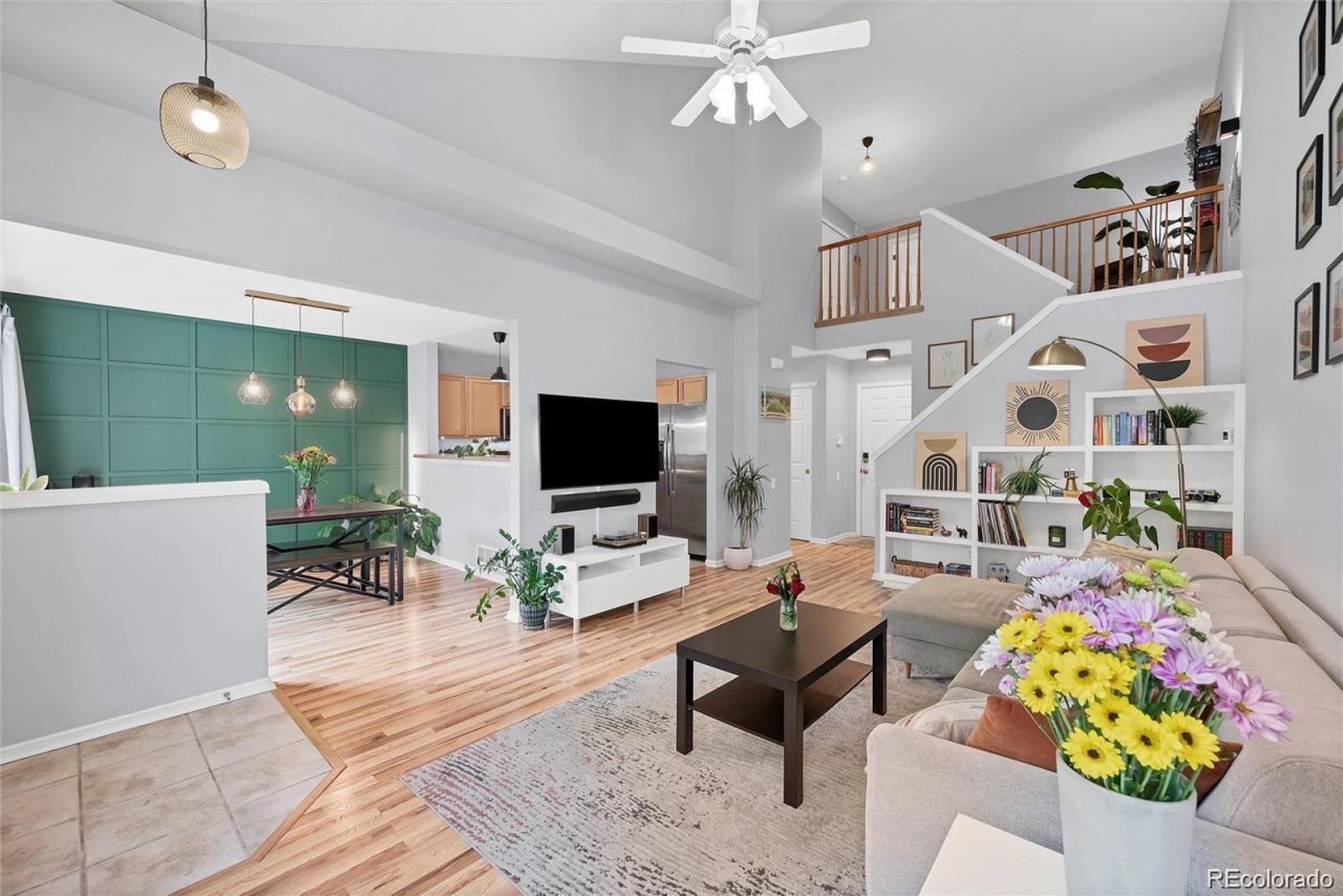 893 S Evanston Circle, Aurora, CO 80012 Main Photo