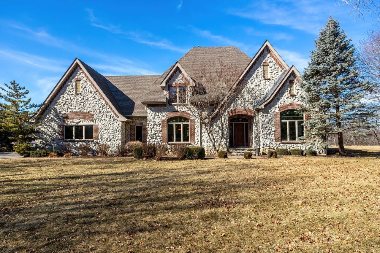 19159 248th Avenue, Bettendorf, IA 52722 Main Photo