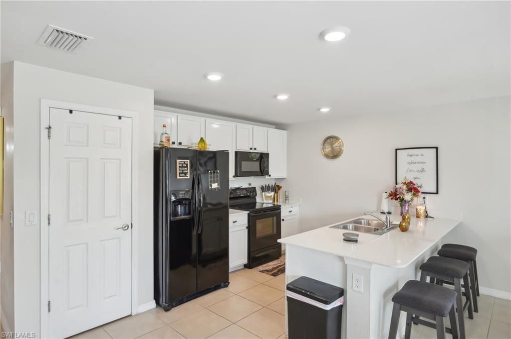 3306 Acapulco Cir, Cape Coral, FL 33909 Photo