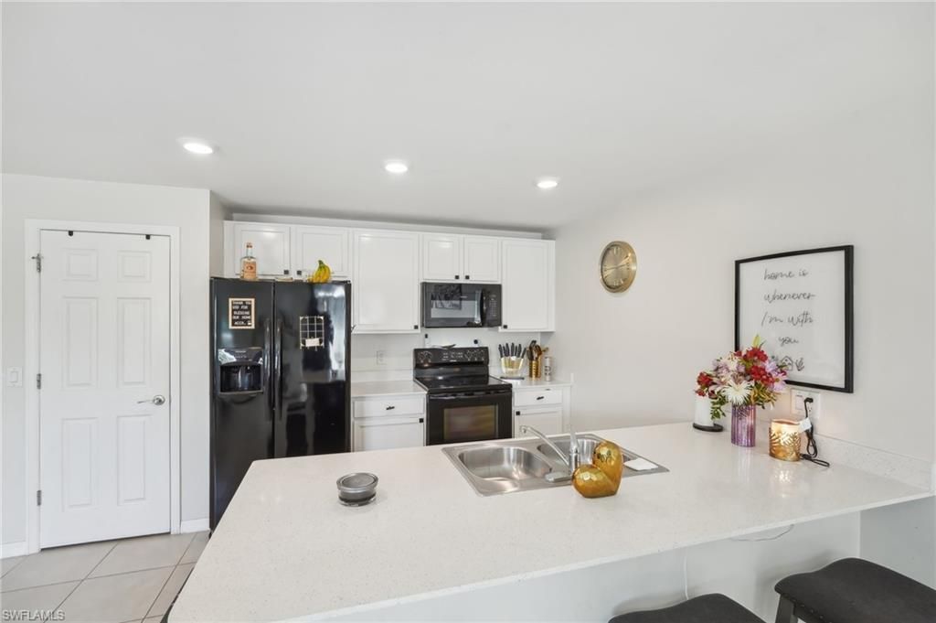 3306 Acapulco Cir, Cape Coral, FL 33909 Photo