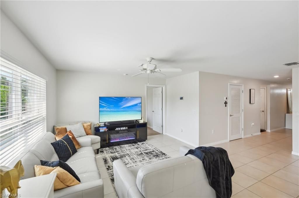 3306 Acapulco Cir, Cape Coral, FL 33909 Photo