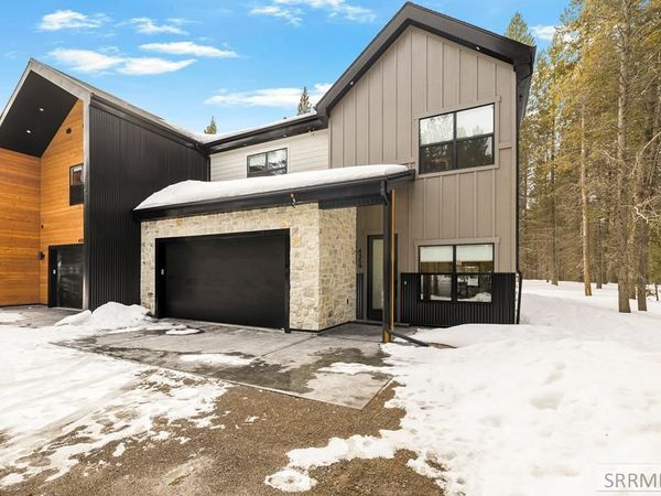 4359 Yeti Ln, ISLAND PARK, ID 83429