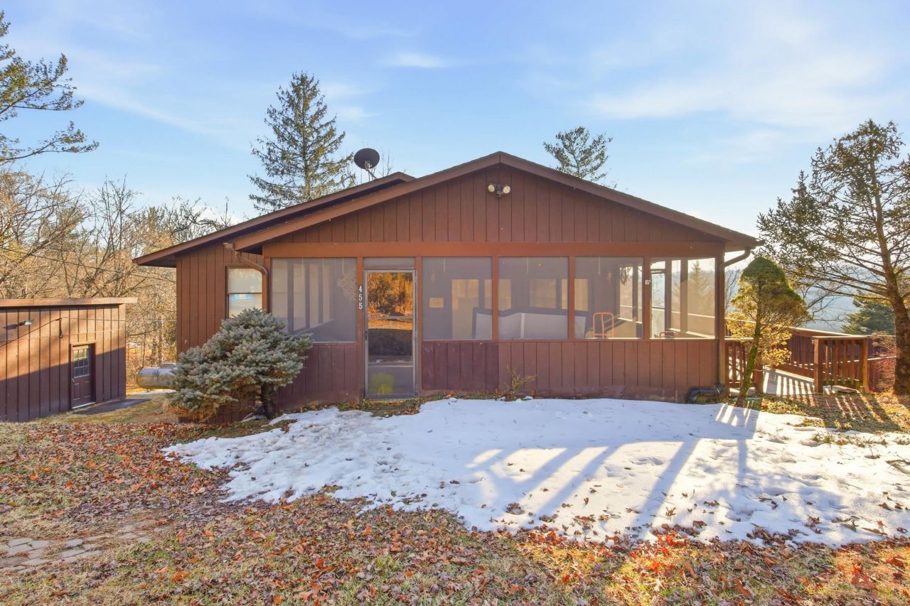 455 Woodside Dr, Rileyville, VA 22650 Main Photo