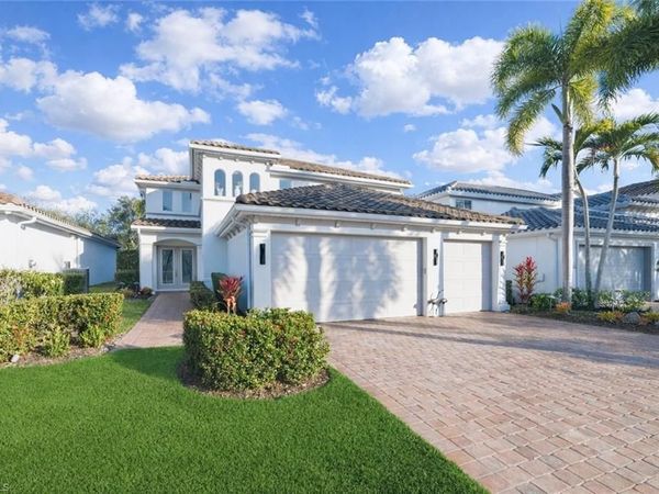 5686 Lago Villaggio WAY, NAPLES, FL 34104