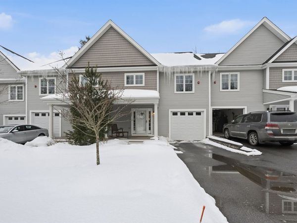 237 Woodview Way, Manchester, NH 03102